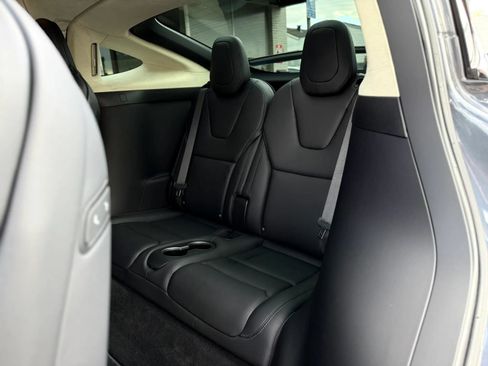 Used 2018 Tesla Model X 75D AWD/4WD image 16