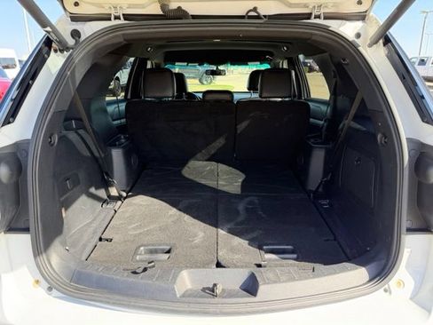 Used 2017 Ford Explorer XLT w/ Equipment Group 202A FWD image 8
