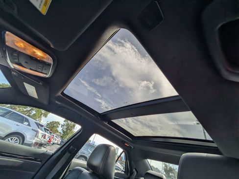 Used 2023 Chrysler 300 S RWD image 12