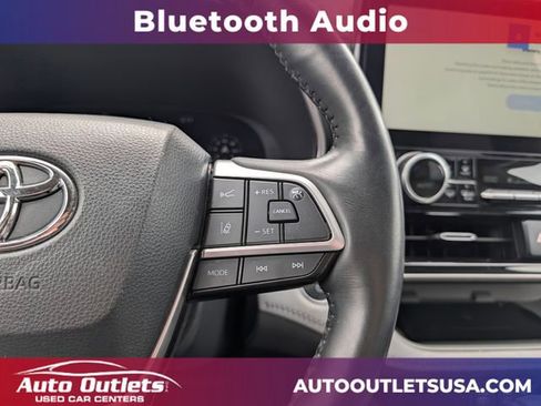 Used 2023 Toyota Highlander Platinum AWD/4WD image 19