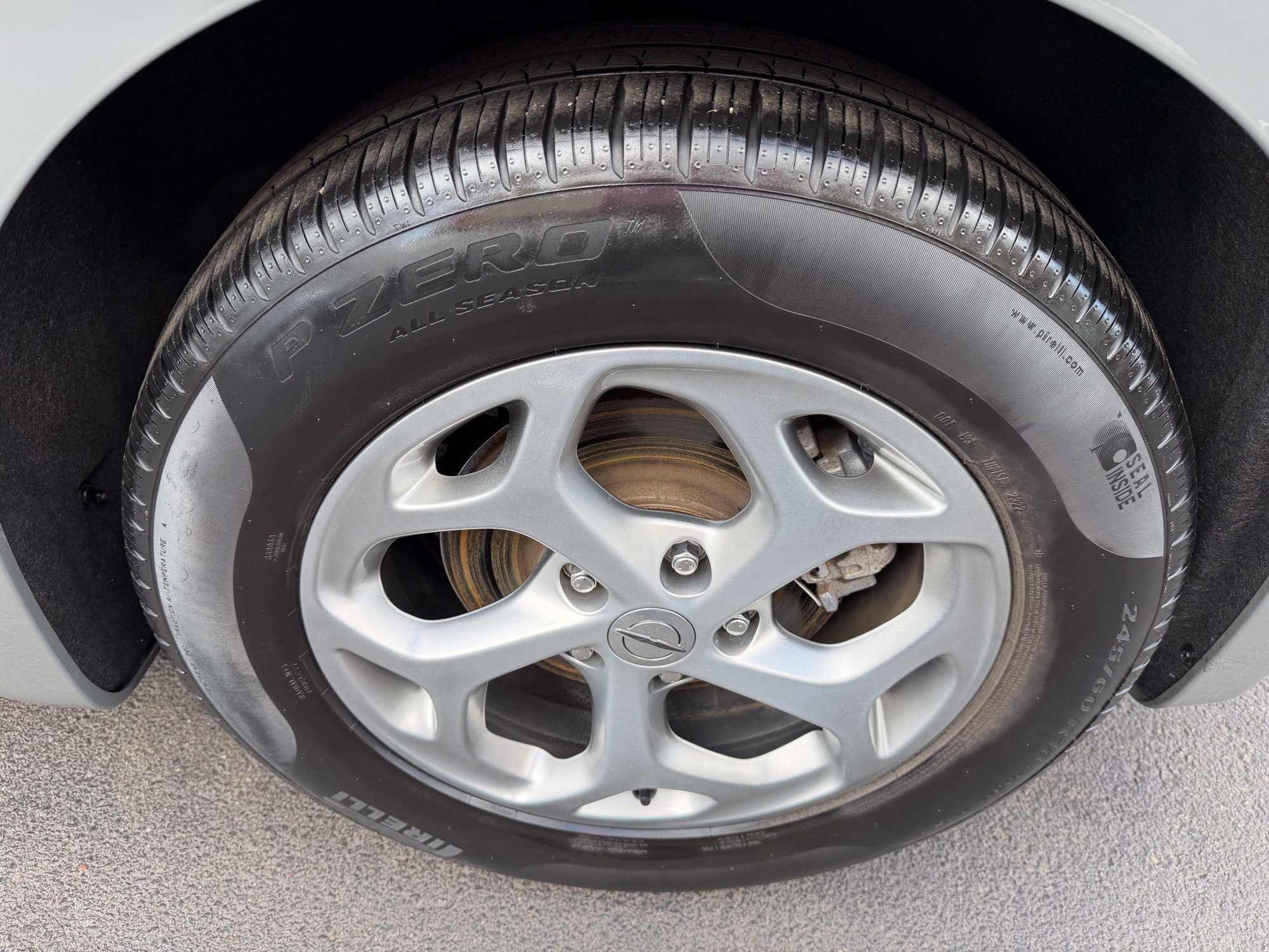 Used 2023 Chrysler Pacifica Limited FWD image 10