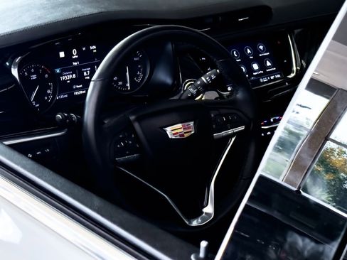 Used 2024 Cadillac XT6 Premium Luxury w/ Technology Package image 28