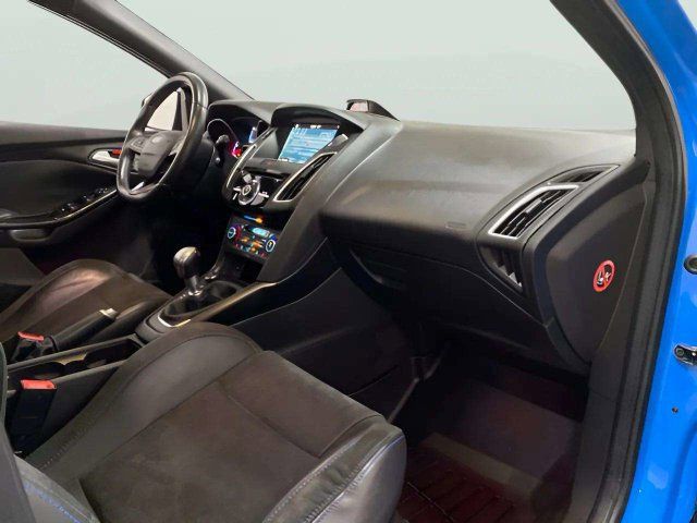 Used 2017 Ford Focus RS AWD/4WD image 33