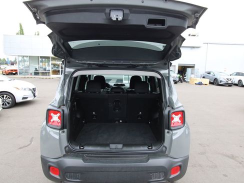 Used 2021 Jeep Renegade Latitude w/ Convenience Group image 28