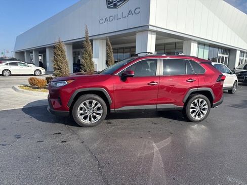 Used 2019 Toyota RAV4 Limited image 2