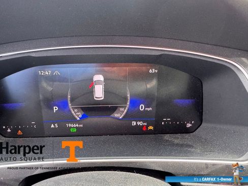 Used 2024 Volkswagen Tiguan SE w/ Panoramic Sunroof Package image 15