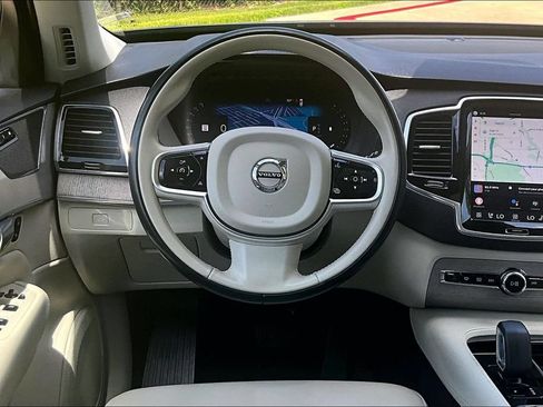 Used 2025 Volvo XC90 B6 Plus AWD/4WD image 7