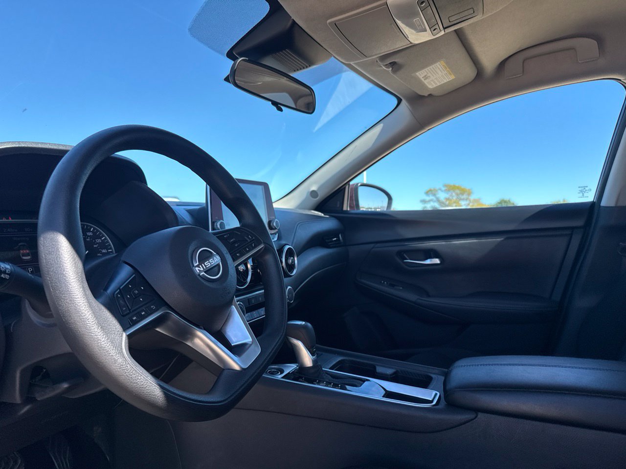 Certified 2025 Nissan Sentra SV FWD image 40