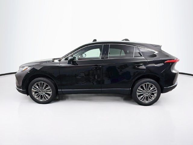 Used 2024 Toyota Venza XLE AWD/4WD image 5