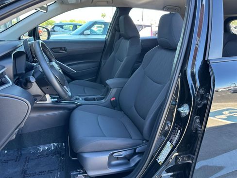 Used 2025 Toyota Corolla Cross LE image 25