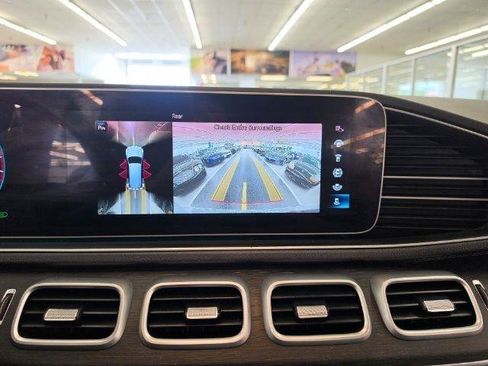 Used 2020 Mercedes-Benz GLS 450 4MATIC image 25