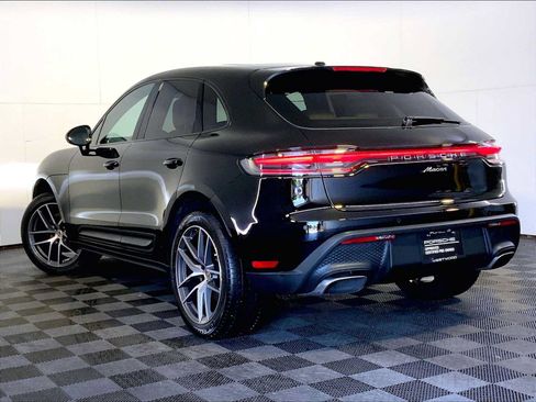 Certified 2023 Porsche Macan AWD/4WD image 3