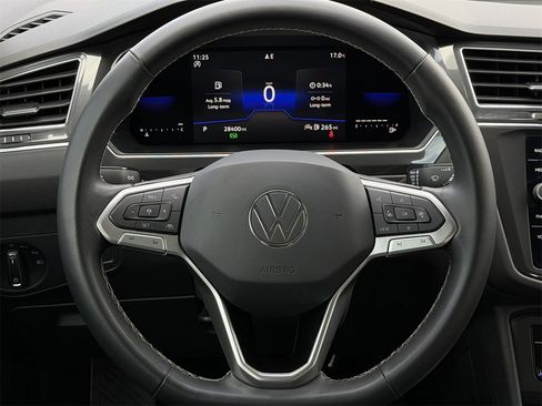 Used 2023 Volkswagen Tiguan SE image 12