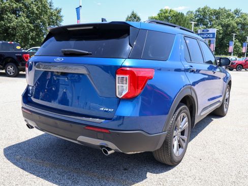 Used 2023 Ford Explorer XLT w/ Equipment Group 202A AWD/4WD image 5
