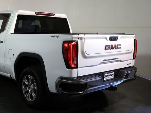 Used 2024 GMC Sierra 1500 SLT AWD/4WD image 12