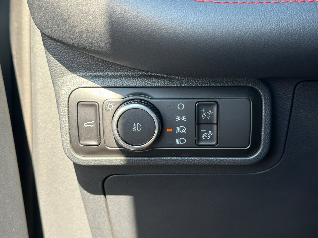 Used 2025 Ford Explorer ST-Line AWD/4WD image 34