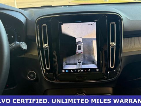 Certified 2025 Volvo XC40 B5 Plus AWD/4WD image 23