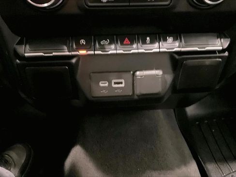 Used 2020 Chevrolet Silverado 1500 RST AWD/4WD image 26