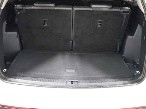 Used 2024 Volkswagen Atlas SE image 37