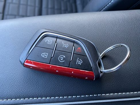 Used 2024 Cadillac Escalade V w/ LPO, ONYX Package image 42