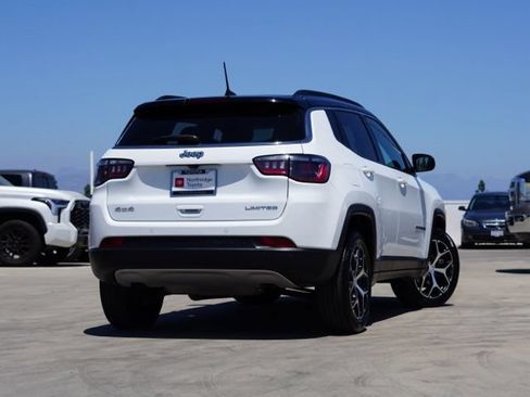 Used 2024 Jeep Compass Limited AWD/4WD image 7