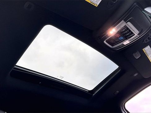 Used 2025 RAM 3500 Limited image 25