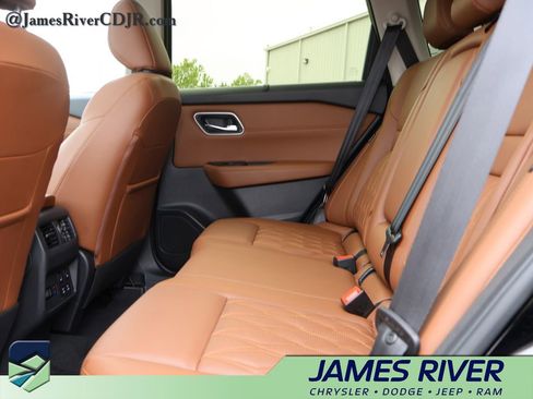 Used 2026 Nissan Rogue Platinum w/ Platinum Premium Package AWD/4WD image 18