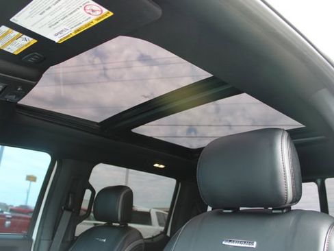 Used 2020 Ford F250 Platinum w/ FX4 Off-Road Package AWD/4WD image 28
