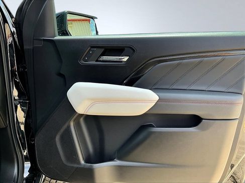 Used 2024 GMC Canyon AT4X AWD/4WD image 31
