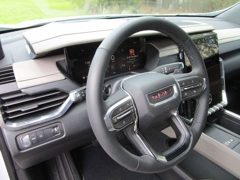 New 2026 GMC Acadia Elevation w/ Elevation Premium Package image 19