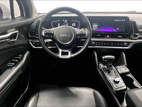 Used 2024 Kia Sportage EX image 5