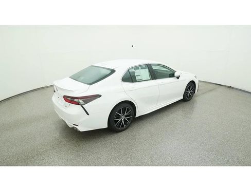 Used 2023 Toyota Camry SE FWD image 12
