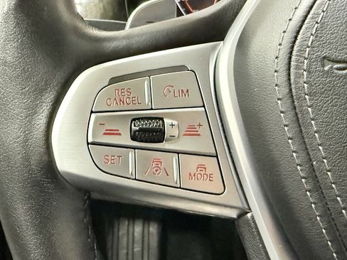 Used 2021 BMW 750i xDrive w/ Executive Package image 19