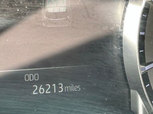 Used 2025 Toyota Highlander XLE AWD/4WD image 13