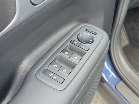 Used 2025 Hyundai Santa Fe SEL image 18