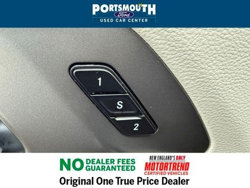 Used 2024 Chrysler Pacifica Touring-L image 23