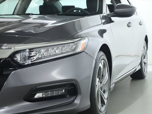 Used 2020 Honda Accord EX image 4