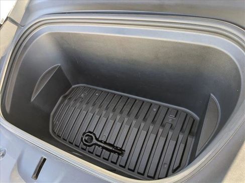 Used 2020 Tesla Model Y Performance image 24