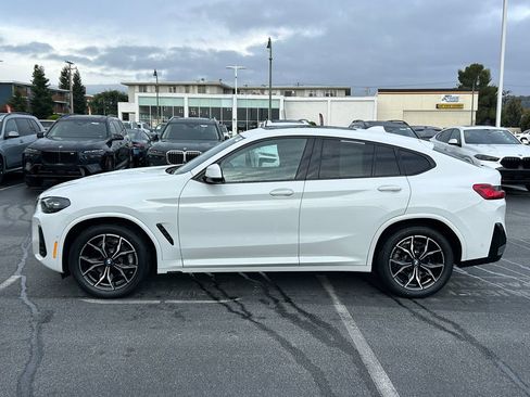 Used 2025 BMW X4 xDrive30i w/ M Sport Package AWD/4WD image 2