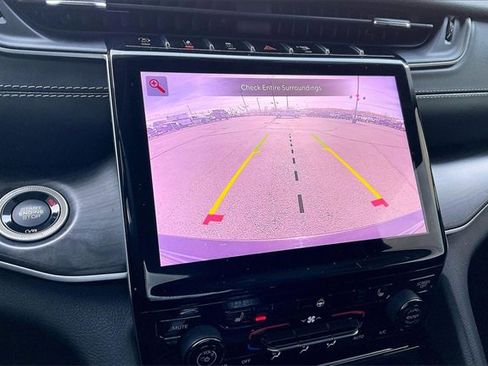 Used 2023 Jeep Grand Cherokee Limited image 23