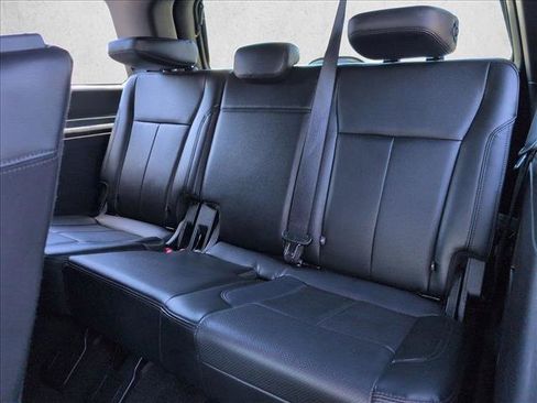 Used 2018 Ford Expedition XLT w/ Equipment Group 202A AWD/4WD image 19