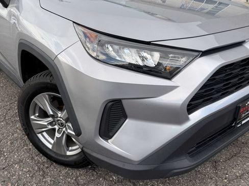 Used 2022 Toyota RAV4 LE AWD/4WD image 13