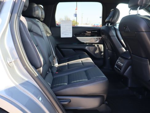 Used 2024 Lincoln Nautilus Reserve w/ Equipment Group 203A image 11