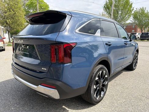 Used 2025 Kia Sorento EX w/ Panoramic Sunroof Package AWD/4WD image 5