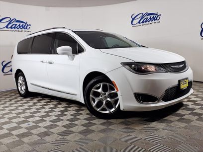 Used 2020 Chrysler Pacifica Touring-L w/ Tire & Wheel Group