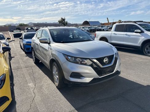 Used 2021 Nissan Rogue Sport S image 3