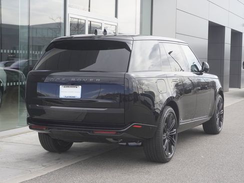 New 2026 Land Rover Range Rover Long Wheelbase SE image 2