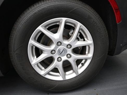 Used 2023 Chrysler Pacifica Touring-L FWD image 15
