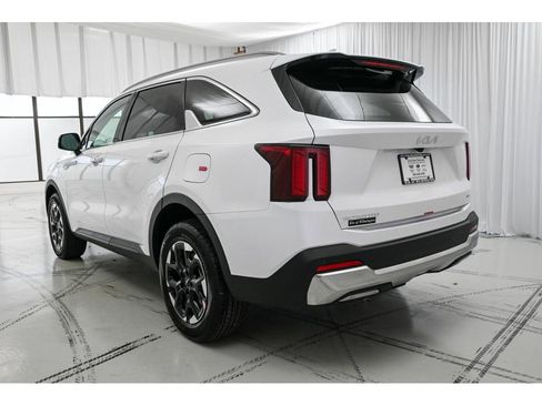 New 2026 Kia Sorento S image 5