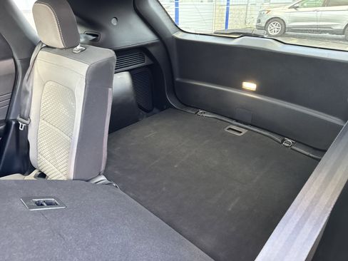 Used 2021 Ford Escape SE w/ SE Sport Appearance Package image 24